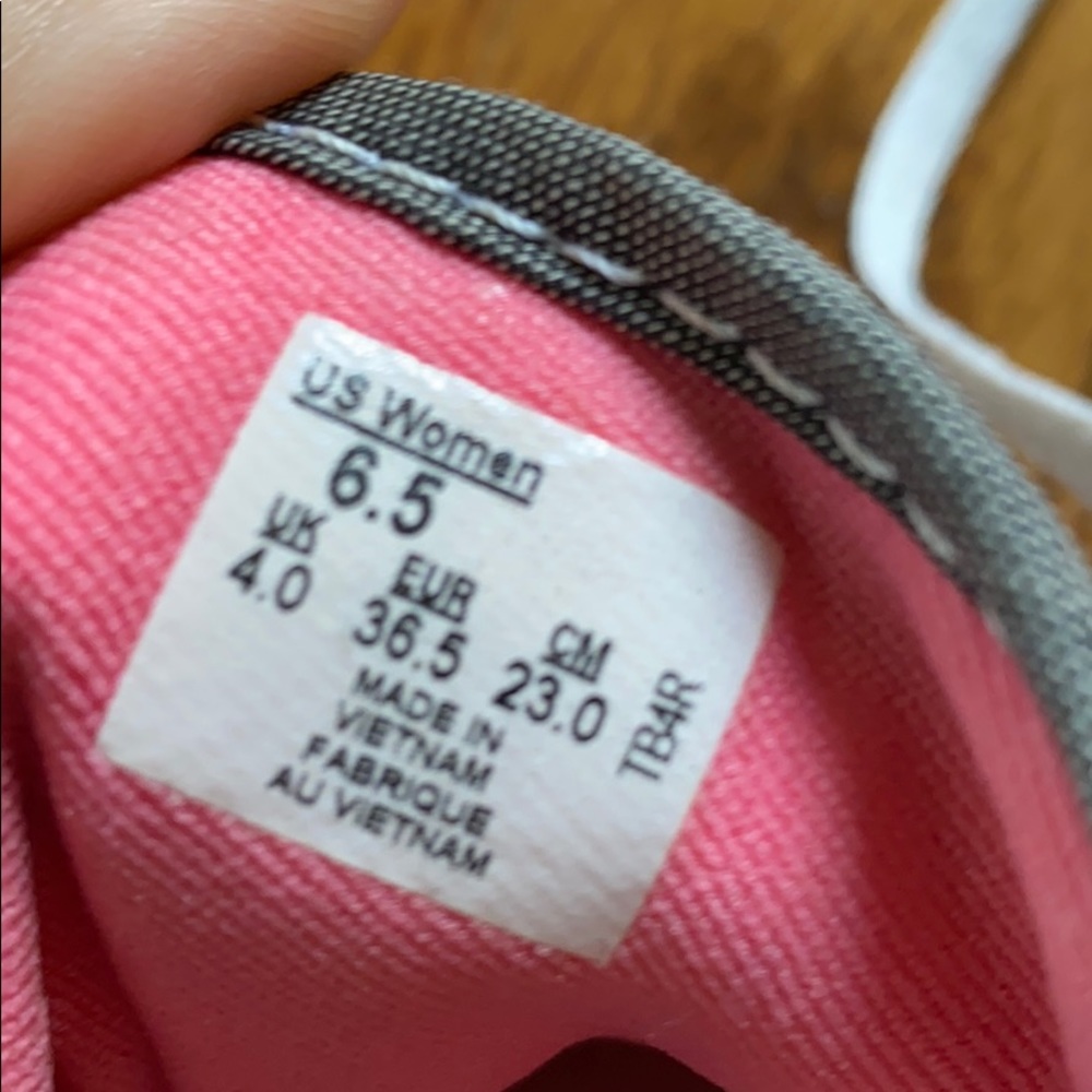Vans - Picture 4 of 6
